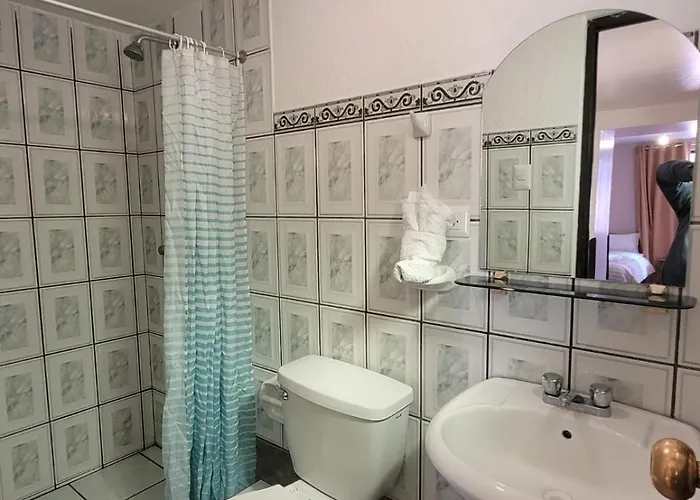 Hotel Huaynapata Pardo 3*